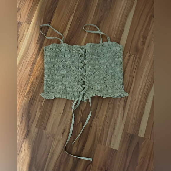 American Eagle woman’s cropped tank. Removable straps. Size XL. - Picture 4 of 6